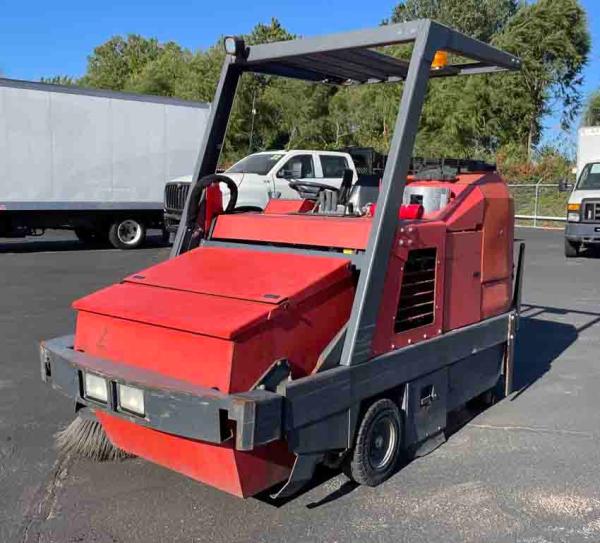 2018 PowerBoss Commander T90-LP  Combination Sweeper-Scrubber